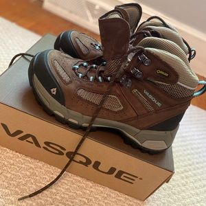 WORN ONCE Vasque Women’s Hiking Boots